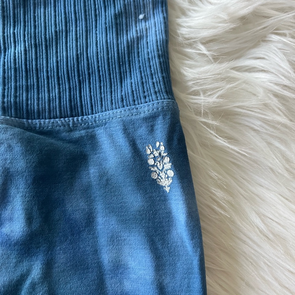 Free People Movement Good Karma Blue Tie Dye Leggings - Picture 5 of 7